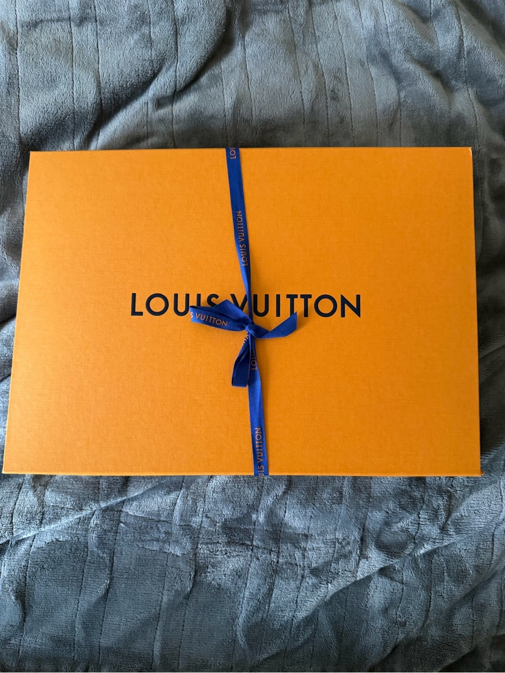 Louis Vuitton × Nigo MNGM Waves Giant
Damier Flannel Shirt - Picture 2 of 3